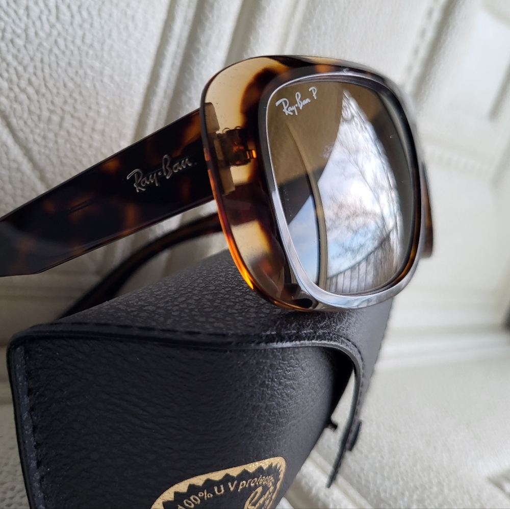 Ray-Ban Tortoise Shell Sunglasses - Picture 3 of 4